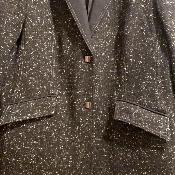 Weill - Picture 4 of 16